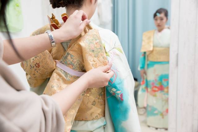氷見市で振袖の着付けできるお店探しなら